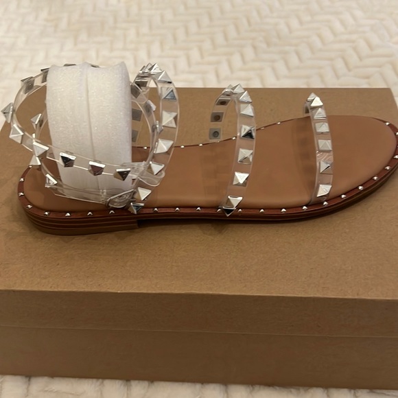 NWOT Brand new! Steve Madden Travel Clear Sandals in Size 7.5. Still in Box - Picture 10 of 15